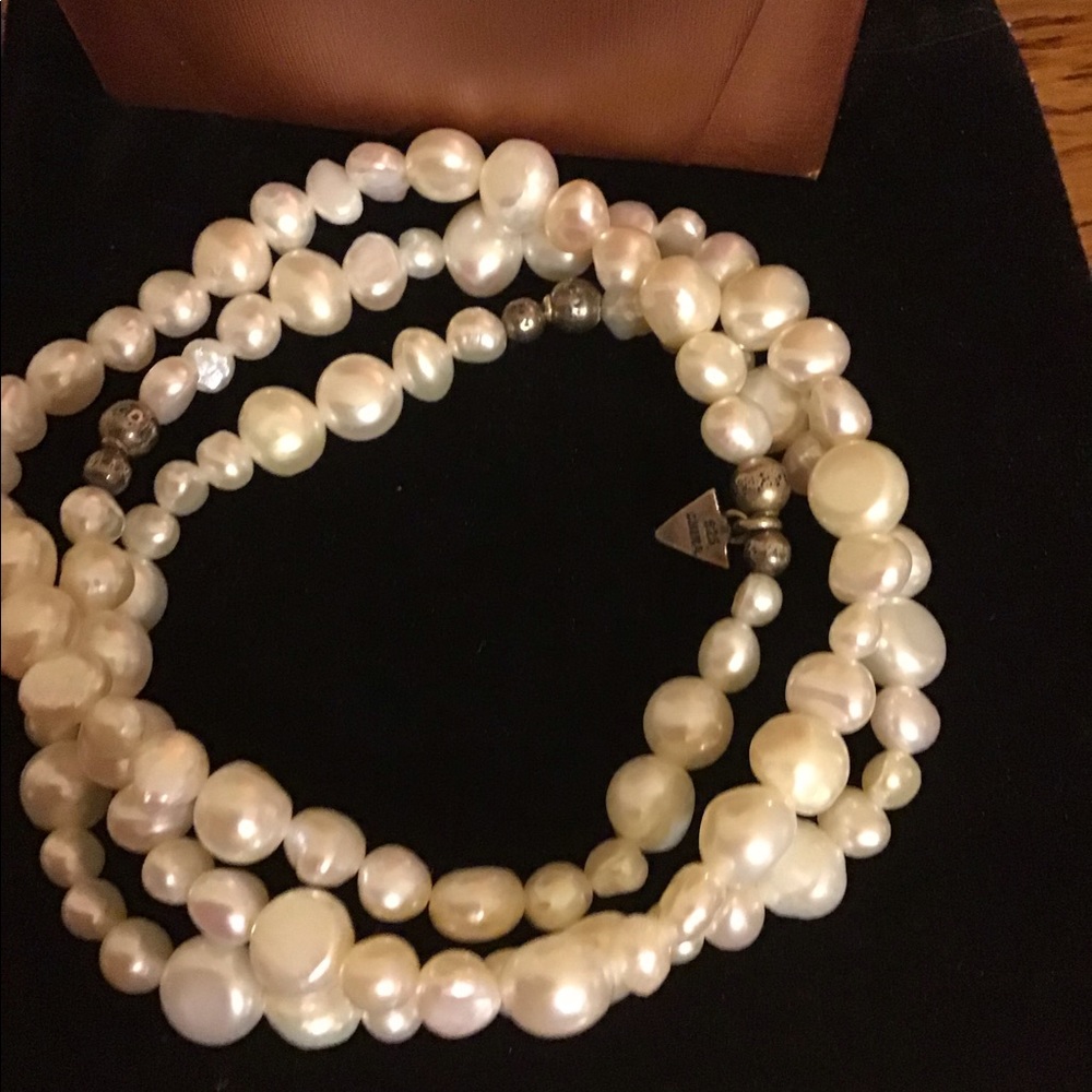 Silpada pearl stretch bracelet